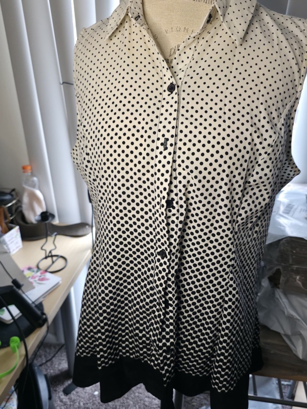 Sleeveless Ombre Dot Button-Front Top - Beige/Black - Picture 3 of 6